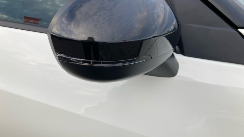 Nissan Juke 1.0 DiG-T 114 N-Connecta 5dr Petrol Hatchback